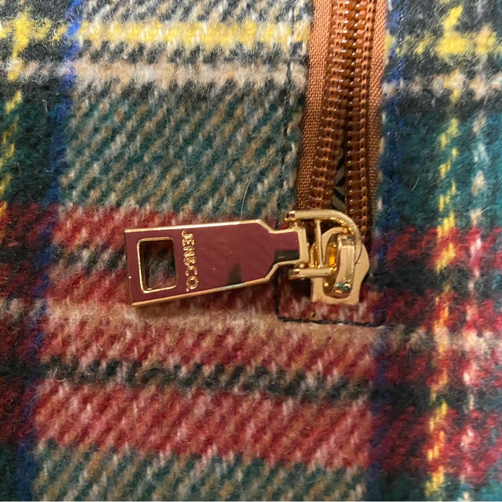 Elegant Plaid Crossbody Bag with Brown Trim - Picture 8 of 8